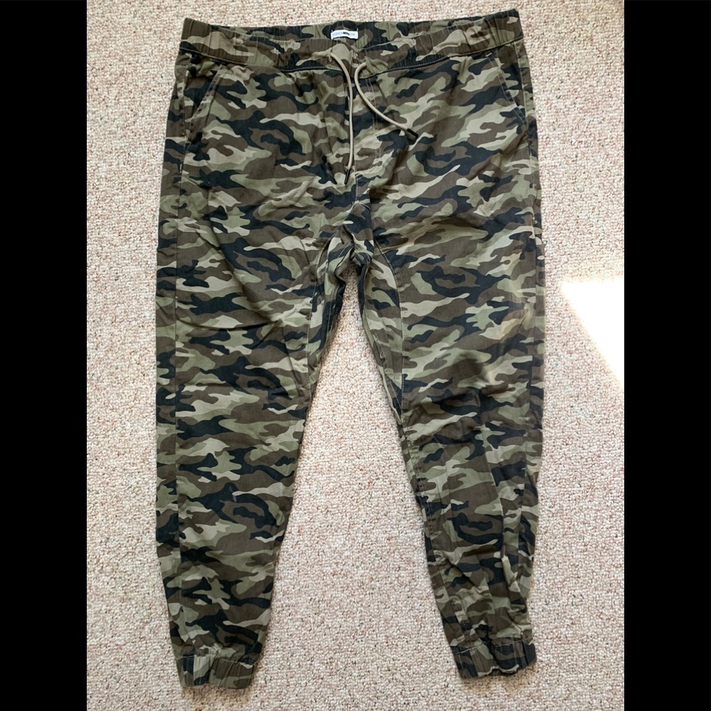 Fashion Nova Mens Camo Joggers Chinos Size 36